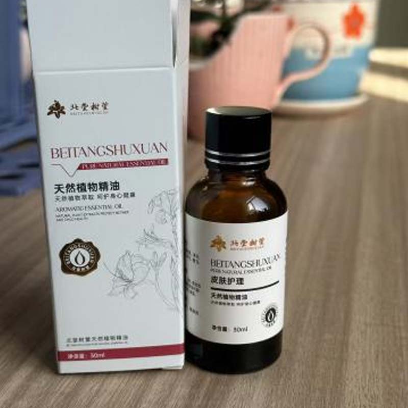 సహజ ఆస్ట్రింజెంట్ మరియు బ్యాలెన్సింగ్ ఎసెన్షియల్ ఆయిల్